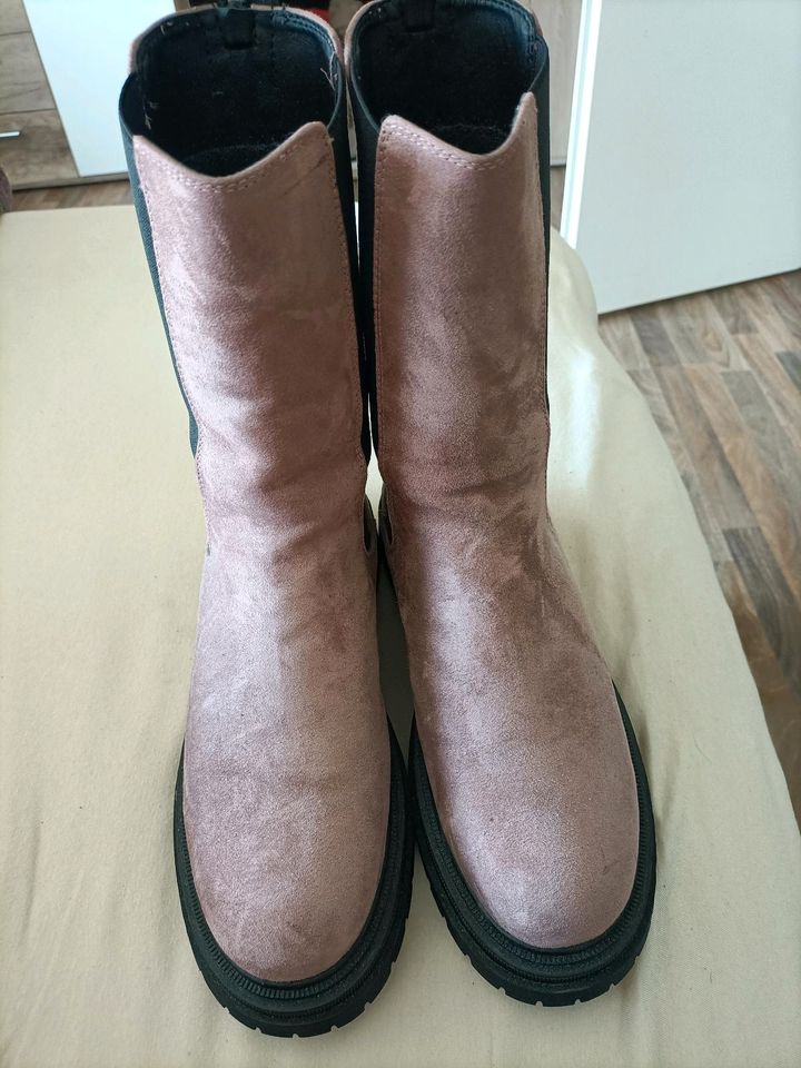 Damen Stiefel zu verkaufen in Papenburg