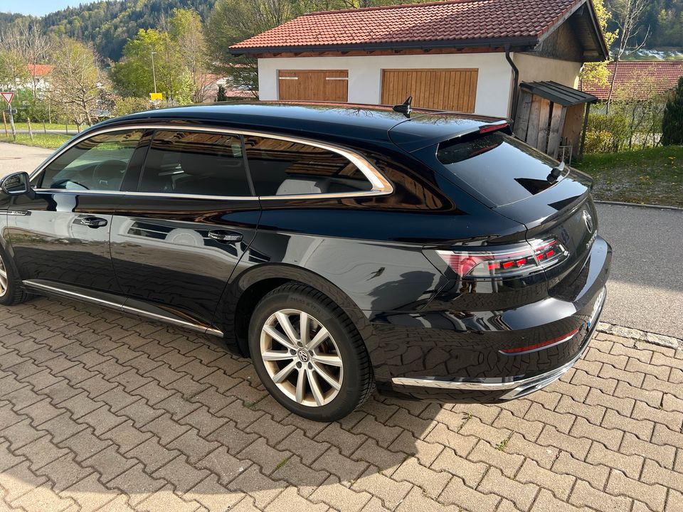 Volkswagen Arteon Shooting Brake R-Line 2,0 TDI 200 PS DSG in Missen-Wilhams