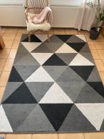 grau-schwarz-weißer Teppich 1,60x2,20 Hessen - Lahntal Vorschau