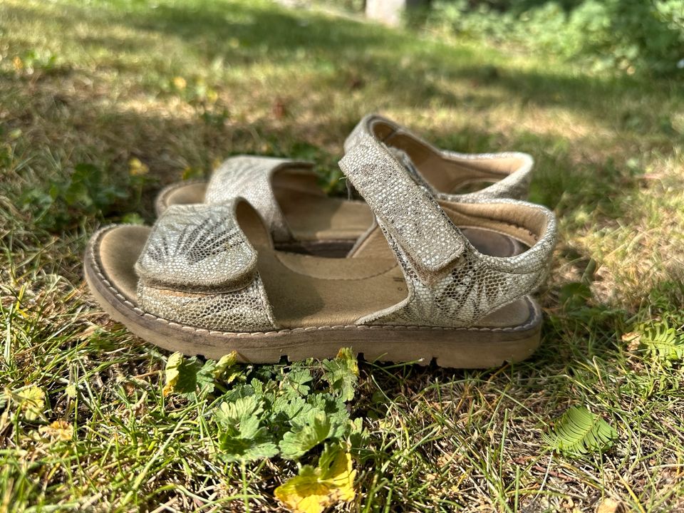 Sandalen Däumling, 31, Weite S in Markkleeberg