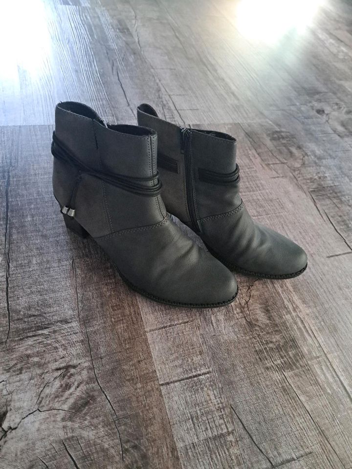 Neu!!Rieker Stiefelette ,Gr.42,gefüttert in Vacha