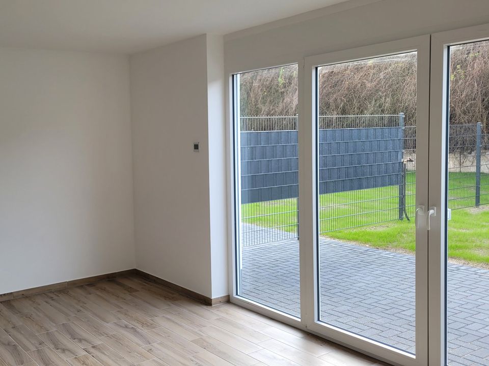 Neu errichtetes Reihenhaus in der Eichenallee 2, 100 m² mit Carport in Salzwedel