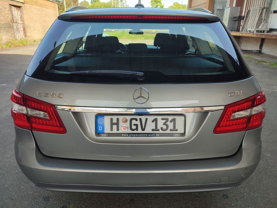 Mercedes-Benz E 250 ,CDI,T-Modell  BlueEfficiency, Standheizu in Hannover