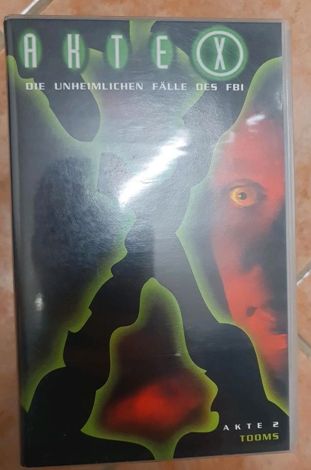 Akte X VHS STAFFEL 2-4 UND DIVERSE Filme in Filderstadt