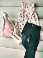 Set Kleid mit Rüschen  H& M+ Leggings C,& A neu, Gr. 98 Baden-Württemberg - Roigheim Vorschau