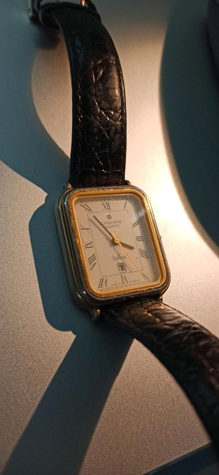 Damenuhr Junghans Noblesse mit Lederarmband in Wiehl