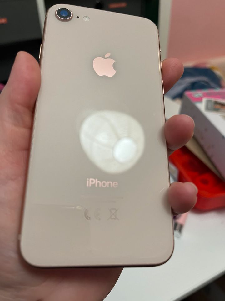 iphone 8 gold rosegold 64GB in OVP apple in Frankfurt am Main