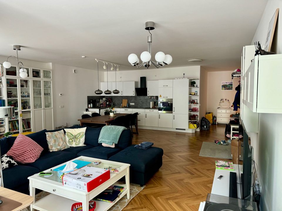 Helle 3-Zimmerwohnung mit Balkon und Einbauküche in Berlin