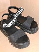 Schwarze Sandalen mit dicke Sohle Hessen - Groß-Gerau Vorschau