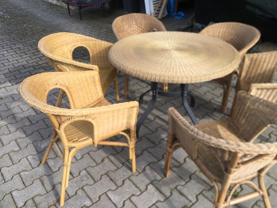 Sitzgruppe Rattan-Stühle + Tisch in Rattan-Optik in Fischbach (Arnsdorf)