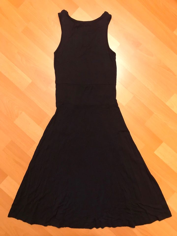 Elegantes Stoff Kleid schwarz Melrose V-Ausschnitt tailliert XS in Braubach