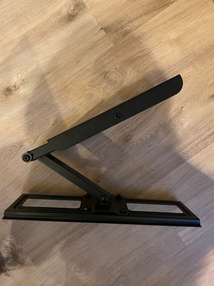 Medium Full-Motion tv Wall Mount in Koblenz