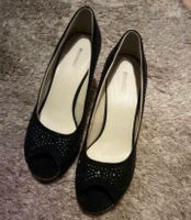 NEU Keilabsatz Schuhe Graceland Pumps High Heels schwarz Gr. 40 Brandenburg - Schwarzheide Vorschau