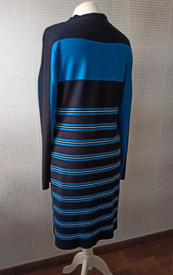 Betty Barclay Etui Kleid Gr. 40 tolle Figur Schwarz blau weiß in Neumünster