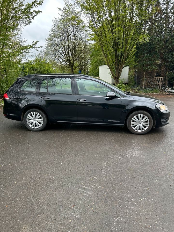 VW GOLF 7 1.6 TDI VARIANT Bj.2014 177000km in Menden