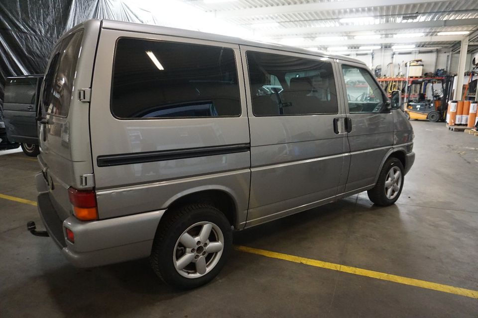 VW T4 Caravelle 2.5 TDI 111kW SHZ Klapptüren AHY Motor in Wurzen