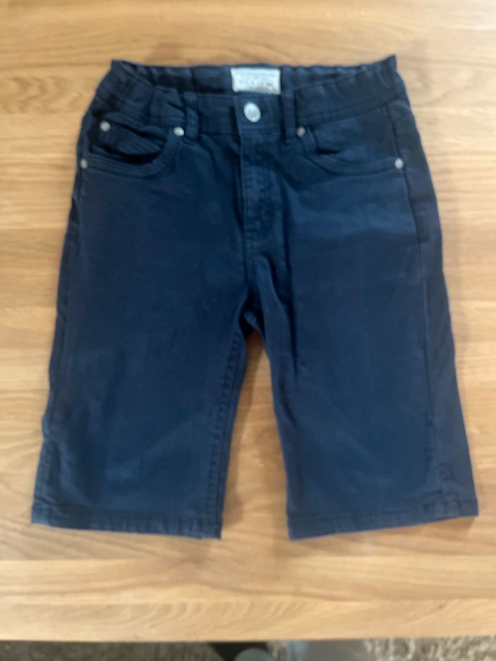 Shorts / kurze Hose von RRVIEW Größe 152 in Florstadt