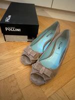 Pollini Pumps 38,5 taupe Wildleder Peep Toe mit Schleife Altstadt-Lehel - München/Lehel Vorschau