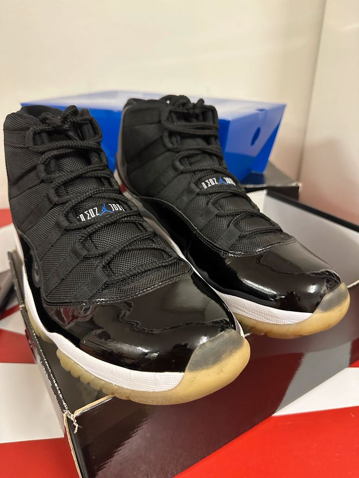 Nike Air Jordan 11 Space Jam 2009 Gr.45 wie NEU in Lottstetten