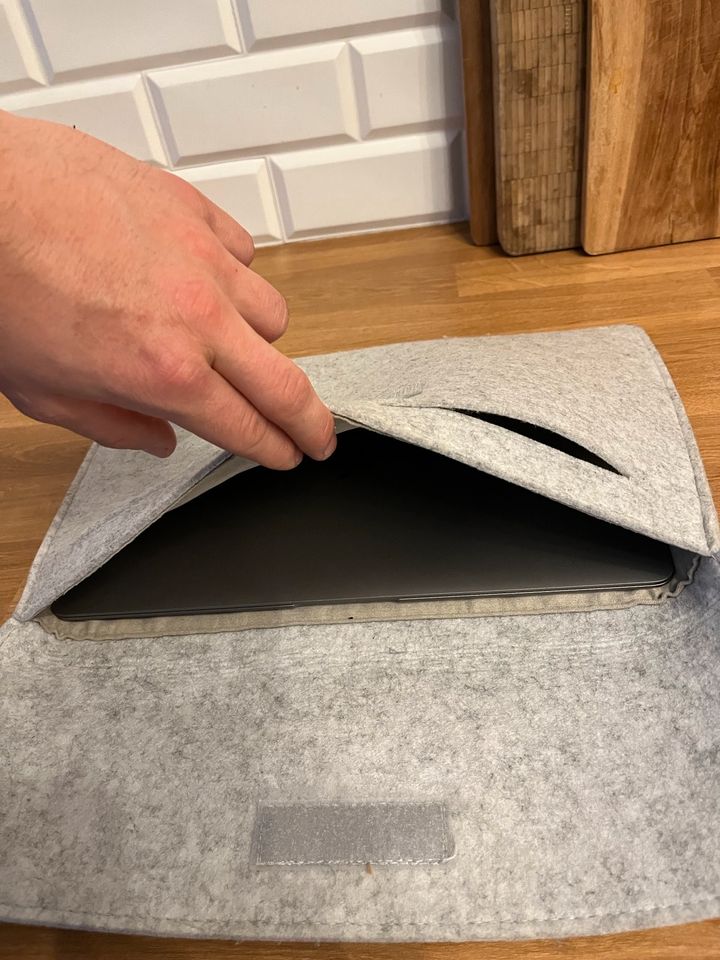 MacBook Air 2019 13 Zoll in Ulmen