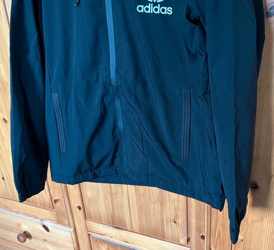 NEU Fitnessjacke Schwarz M, Regenjacke M schwarz, Übergangsjacke in Groß Oesingen