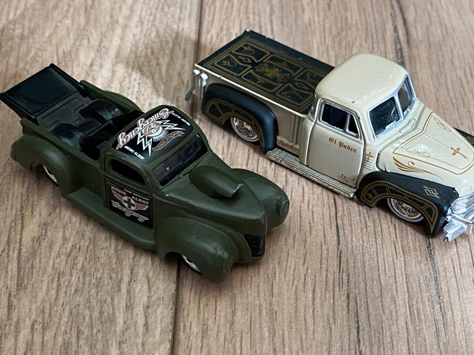 Hot Wheels Auto Spielzeug Set 40 Teile & neuwertiger Zustand in Raisdorf