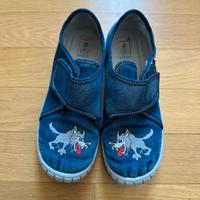 Superfit Hausschuhe Gr. 35 Jeansstoff Wolf super Zustand Frankfurt am Main - Nordend Vorschau