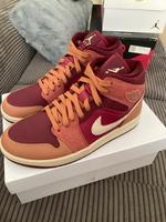 Nike Air Jordan 1 Mid Africa Rush Maroon Sanddrift 9,5 41 Nordrhein-Westfalen - Mülheim (Ruhr) Vorschau