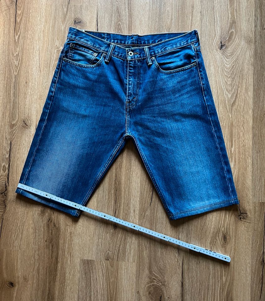 Levi’s Jeans 508  / Herren Jeans Shorts / blaue kurze Hose / XL in Eschweiler
