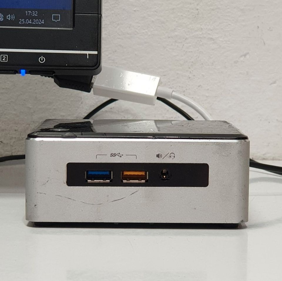 INTEL NUC Mini PC 256GB SSD 8GB WLAN 1,60GHz Computer Windows 10 in Fellbach