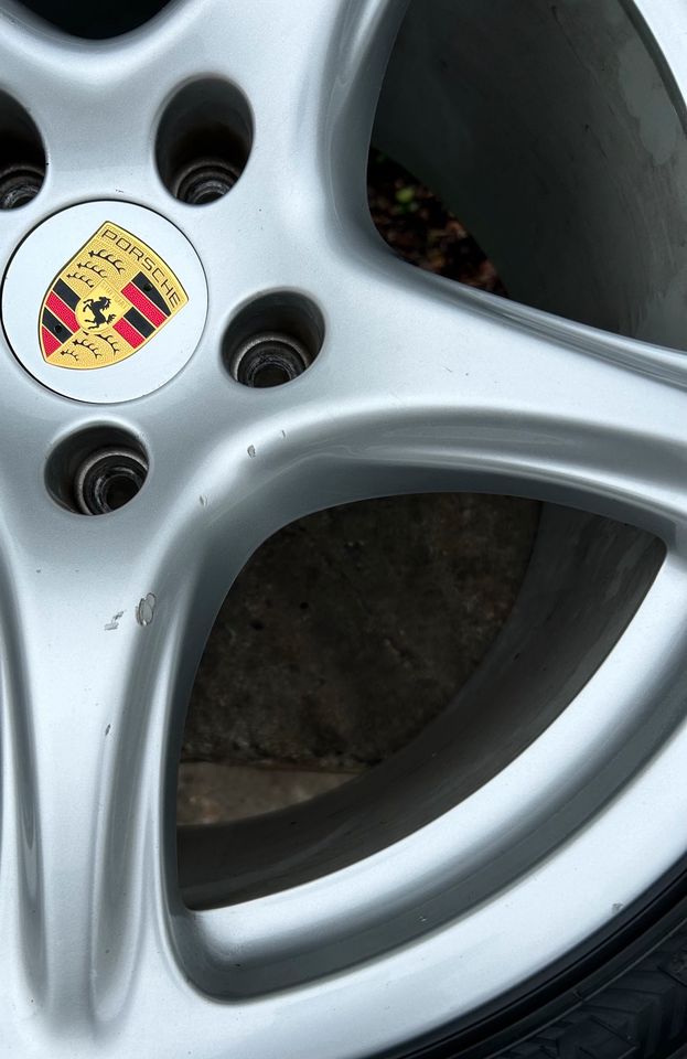 Porsche 911 997 Carrera sport classic C4 4S Felgen 8+11x19 BBS in Bad Oeynhausen