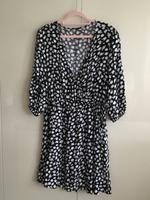 Sommerkleid Kleid Gr. 42  Schwarz mit Blümchen Ungetragen Nordrhein-Westfalen - Stadtlohn Vorschau