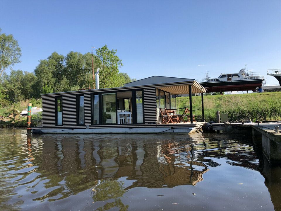 Urlaub auf dem Hausboot im **Hausboot-Resort Nordseeküste!** in Wilhelmshaven