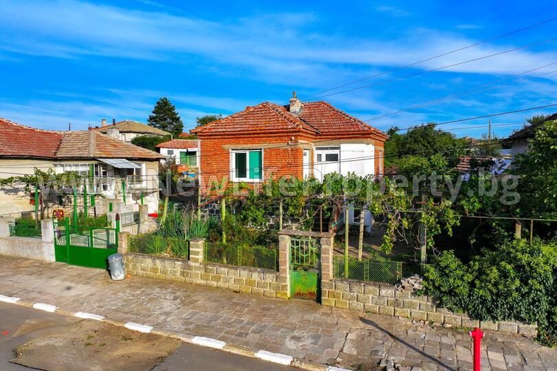 4233 GEMÜTLICHES ZWEISTÖCKIGES HAUS IM DORF TROYANOVO, REGION BURGAS Bulgarien in Bielefeld