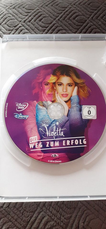 Der Weg zum Erfolg   Disney Violetta DVD in Bruchsal