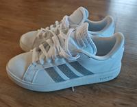 Sneaker Adidas - Größe UK 6 = 24.2cm = 39 1/3 Hessen - Kassel Vorschau