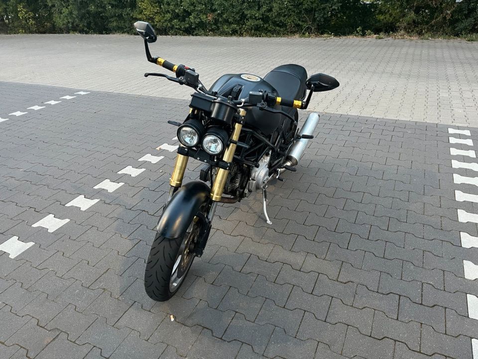Ducati Monster 600 in Obernkirchen