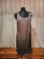 Elegantes Kleid mit seitlichem Wasserfall, 34 - Wie neu Berlin - Lichterfelde Vorschau
