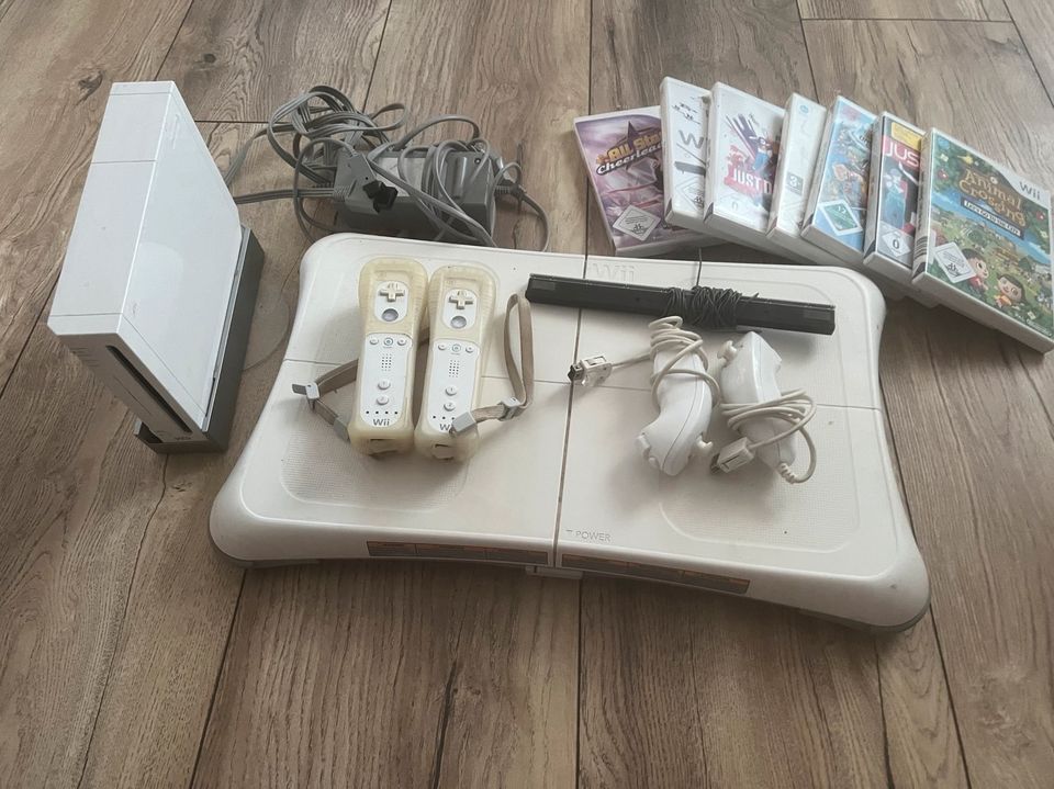 Wii + Balance Board + Controller und diverse Spiele in Bitterfeld