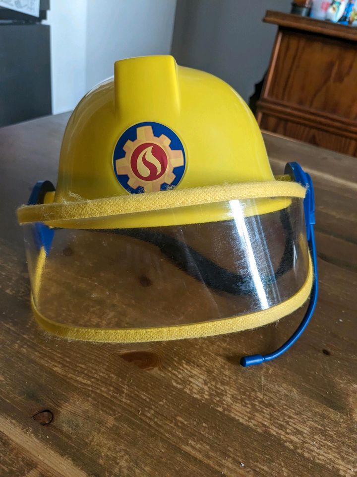 Feuerwehrhelm "Feuerwehrmann Sam" von Simba in Leipzig