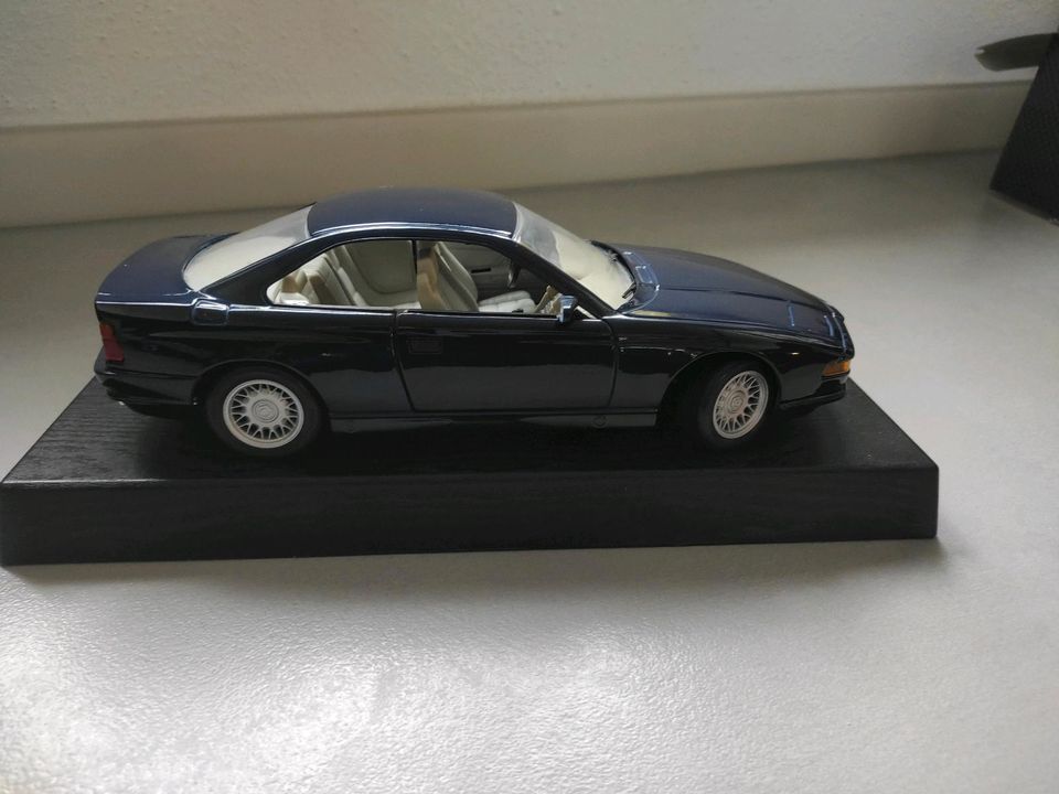 BMW 850i von Maisto ,1:18 in Ludwigsburg