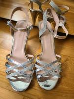 silberne high heels Hessen - Fuldatal Vorschau