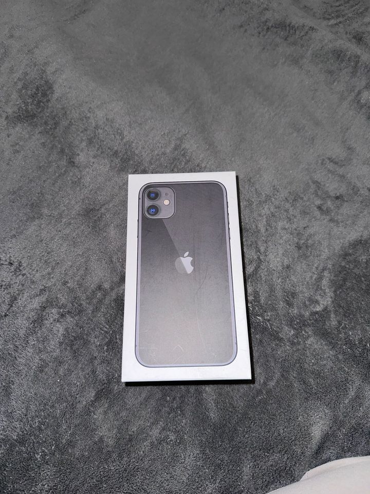 iPhone 11 in schwarz in Verl