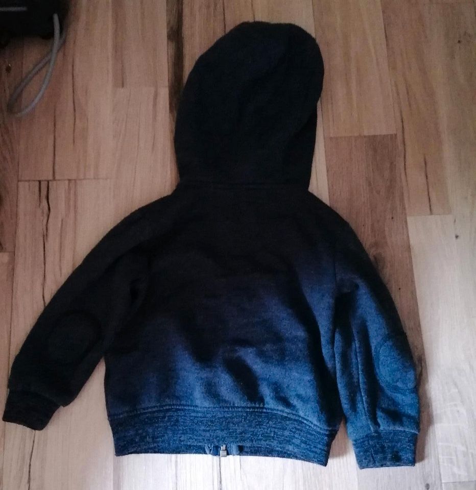 Mini Rebell Stoff Jacke mit Kaputze für 24 - 36 Monate in Leipzig