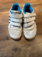 Adidas Hallenschuhe Klettverschluss 31 weiß Nordrhein-Westfalen - Sundern (Sauerland) Vorschau