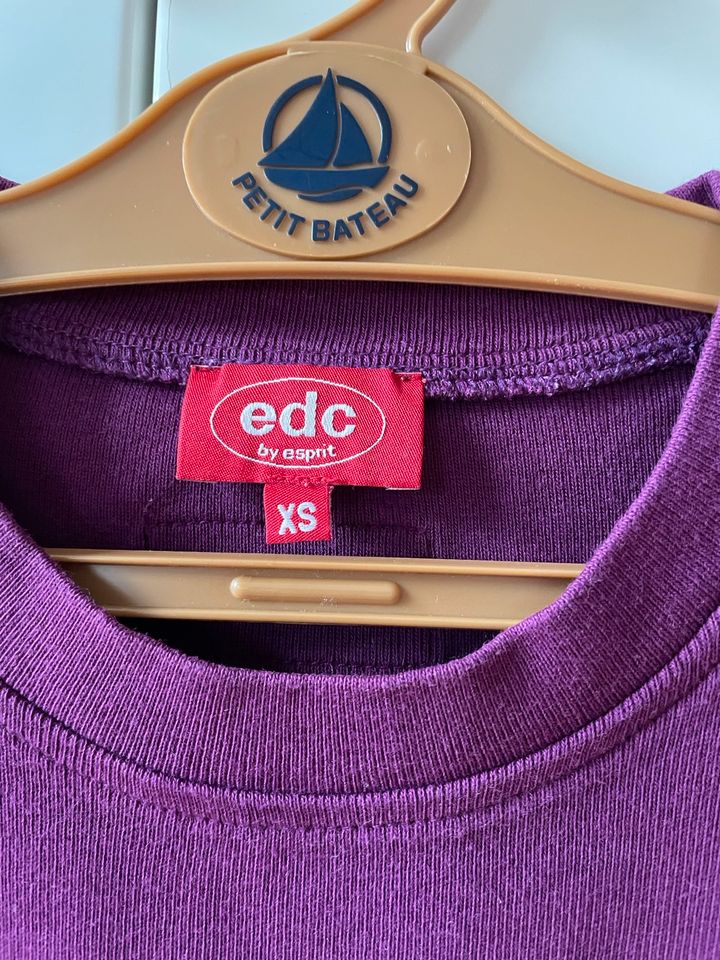 edc Esprit T-Shirt lila Vintage Druck XS in München