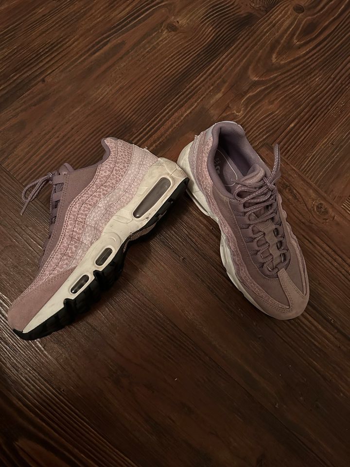 Nike WMNS Air Max 95 PRM Purple Smoke Light Violet 39 NEUWERTIG in Augsburg