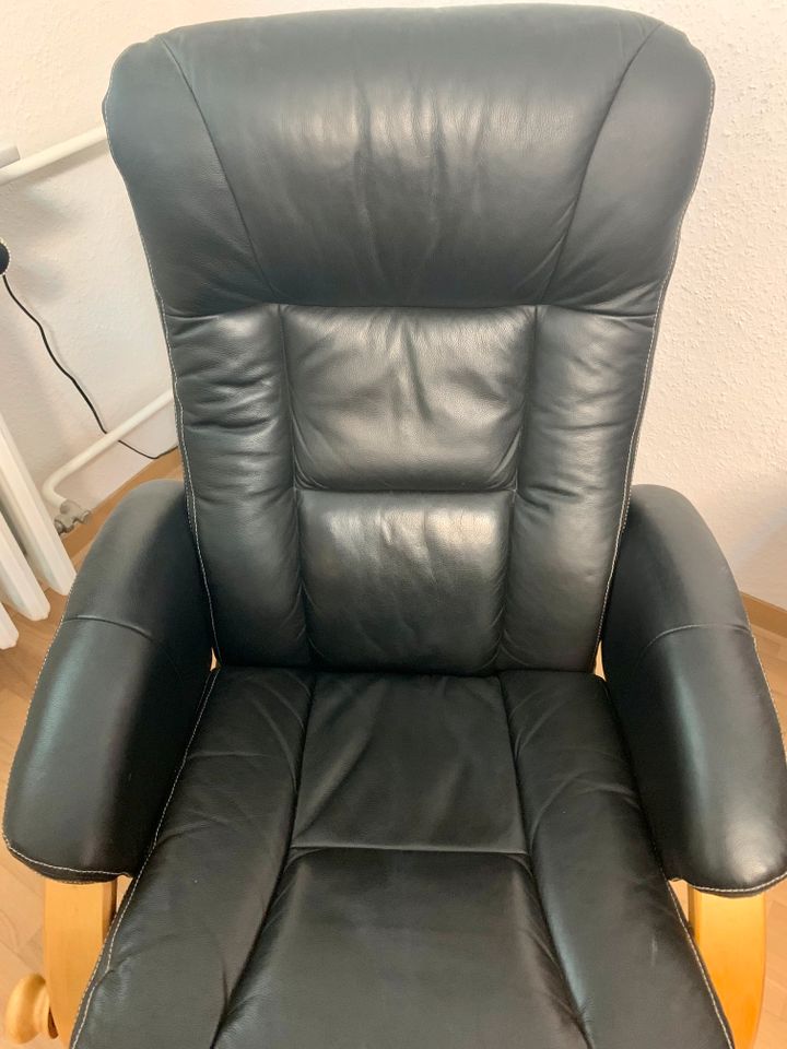 LEDER -RELAX-SESSEL + Hocker (TOP Zustand) in Frankfurt am Main