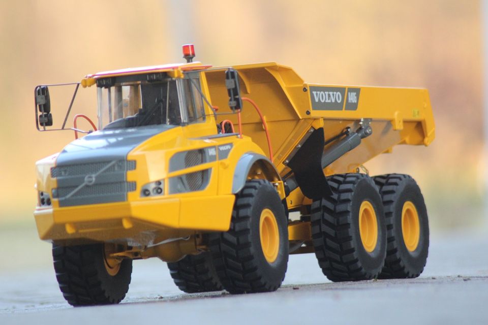 Double E Volvo A 40 G Dumper Muldenkipper  1:16 RTR ELEKTRO VERS. in Tüßling