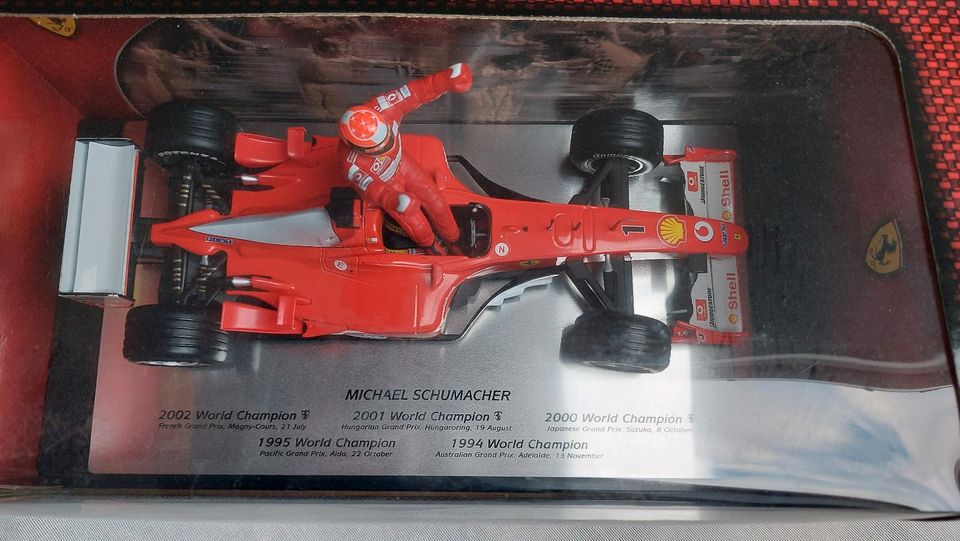 Hot Wheels M. Schumacher 5Weltmeister Titel Formel1 OVP 1:18 in Hürth